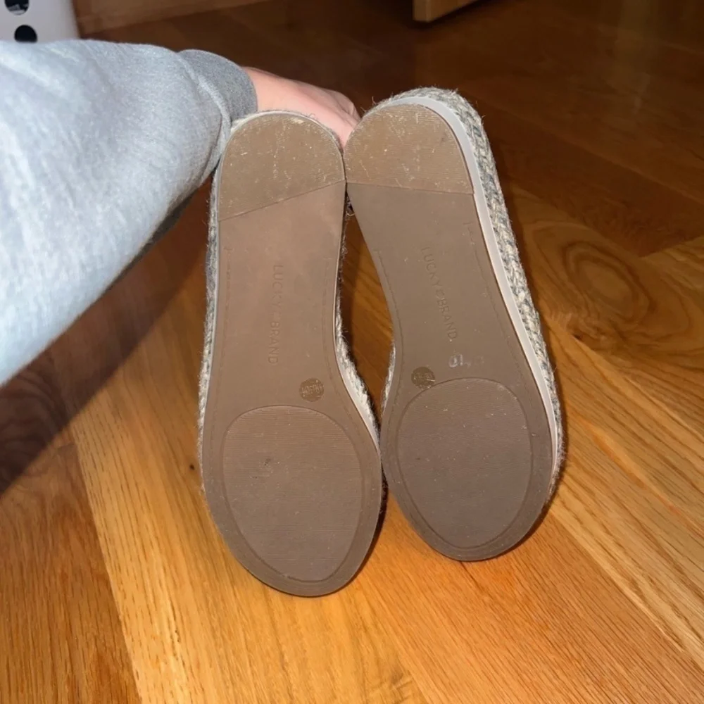 Lucky brand  green Vegan Leather Platform Sandals 8